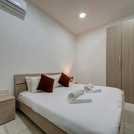 Apartment Oasis With Private Pool And Lounge Area Santa Vennera