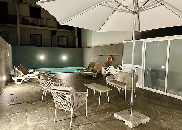 Oasis With Private Pool And Lounge Area