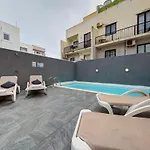 Apartmán Oasis - Private Pool & Lounge Area *