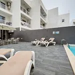 Oasis - Private Pool & Lounge Area *