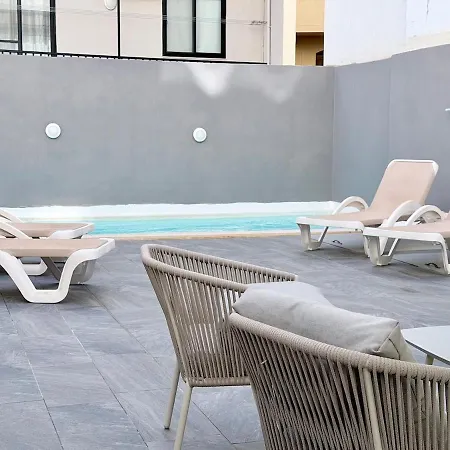 Oasis With Private Pool And Lounge Area *