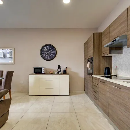 Apartment Oasis - Private Pool & Lounge Area Santa Vennera