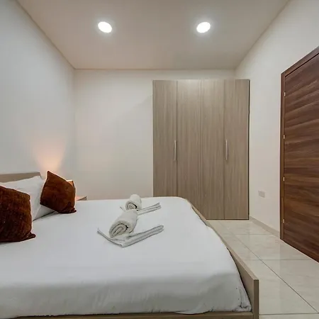 Oasis - Private Pool & Lounge Area * Santa Vennera