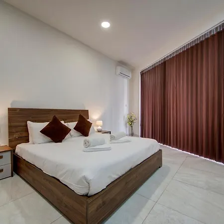 Apartment Oasis - Private Pool & Lounge Area Santa Vennera