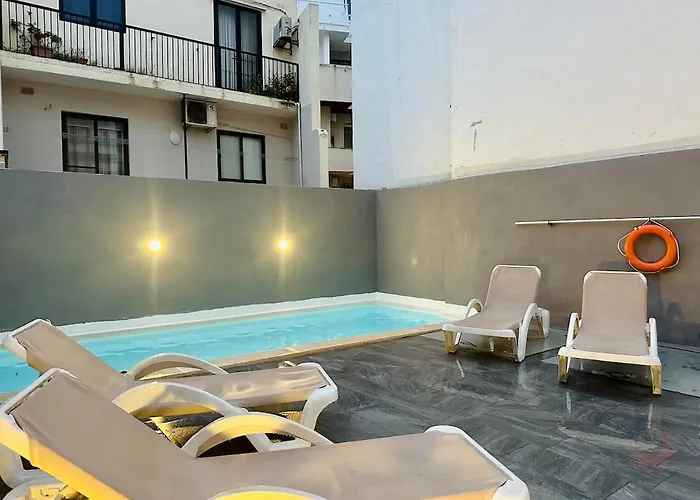 Oasis With Private Pool And Lounge Area Διαμέρισμα *