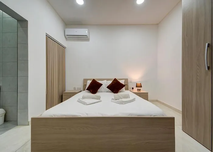 Oasis With Private Pool And Lounge Area