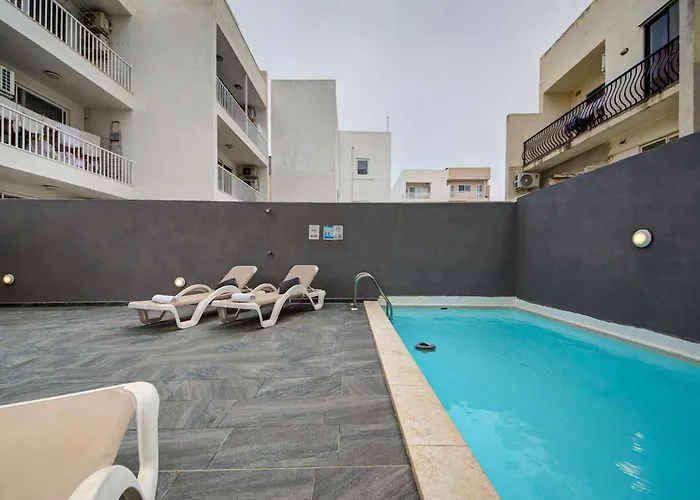 Oasis With Private Pool And Lounge Area Santa Vennera