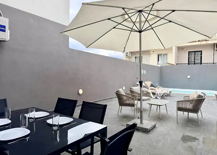 Oasis With Private Pool And Lounge Area Διαμέρισμα